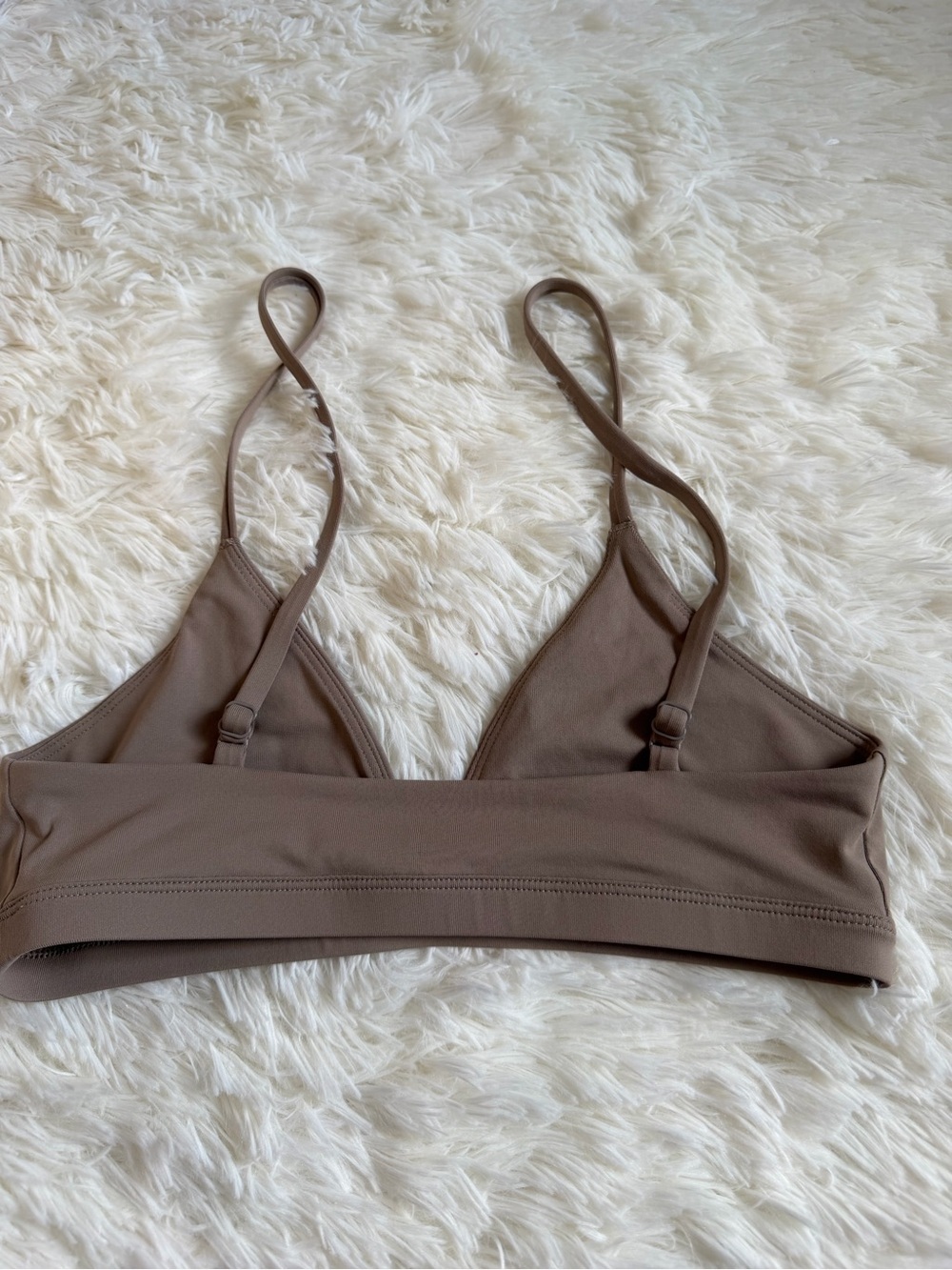 Aritzia Original Contour Amity Bralette - Picture 5 of 6